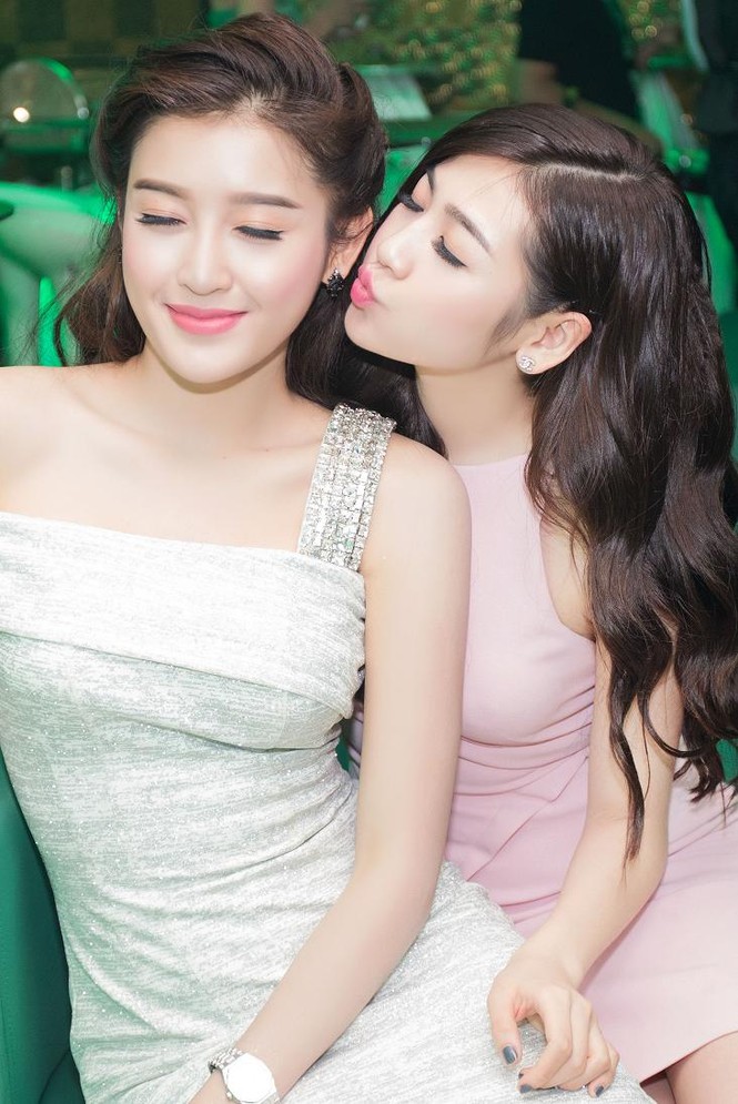 Tú Anh, Huyền My nhí nhảnh khoe dáng trước ống kính - ảnh 10