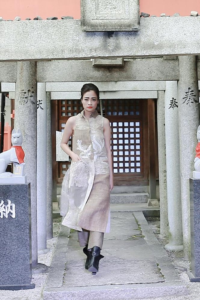 Ngọc Hân diễn thời trang ở ngôi đền thiêng của Nhật Bản - ảnh 11