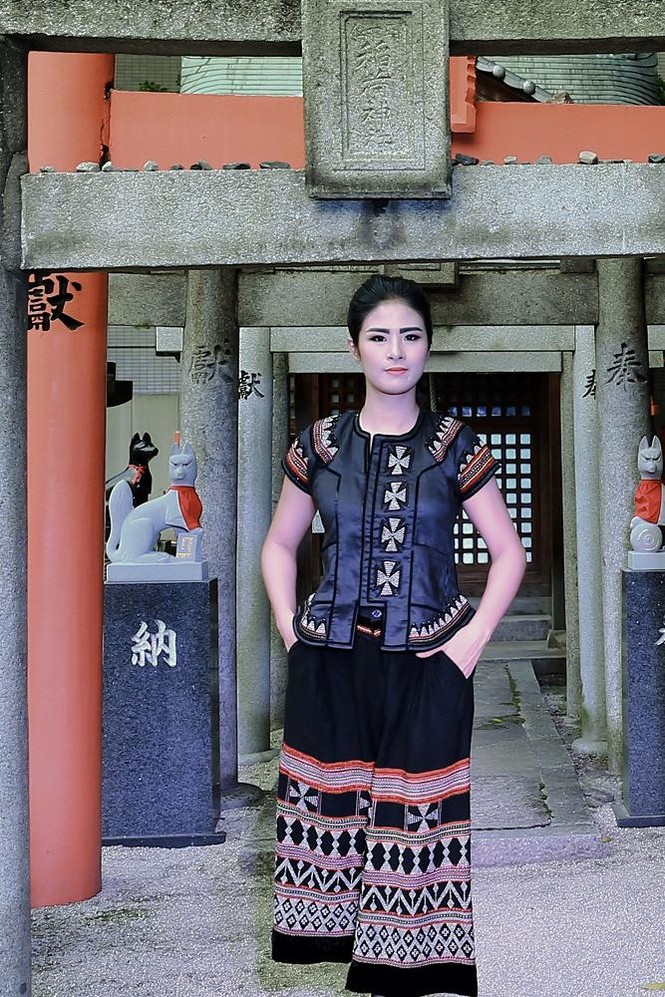 Ngọc Hân diễn thời trang ở ngôi đền thiêng của Nhật Bản - ảnh 4
