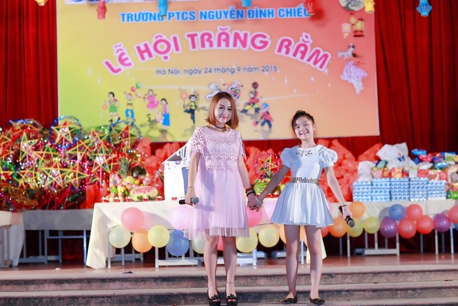 Vân Hugo đón Trung thu sớm cùng học sinh khiếm thị - ảnh 10