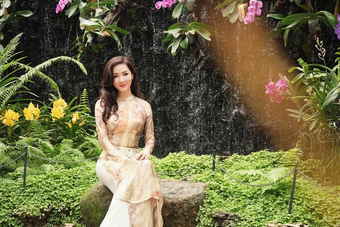Giáng My duyên dáng với áo dài trên đất Thái - ảnh 9