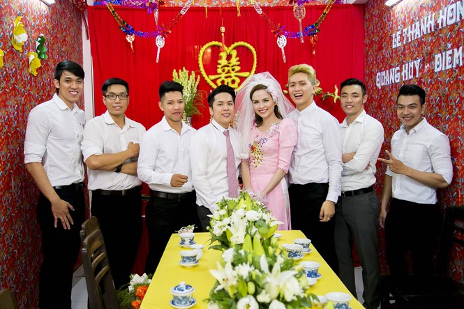 Hoa hậu Diễm Hương khóc nức nở trong hôn lễ - ảnh 14