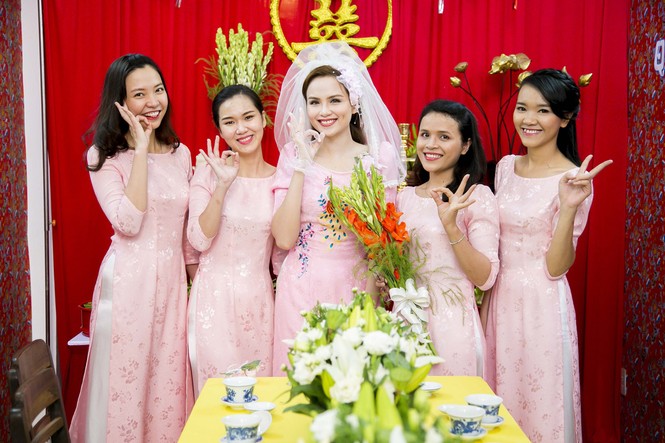 Hoa hậu Diễm Hương khóc nức nở trong hôn lễ - ảnh 15