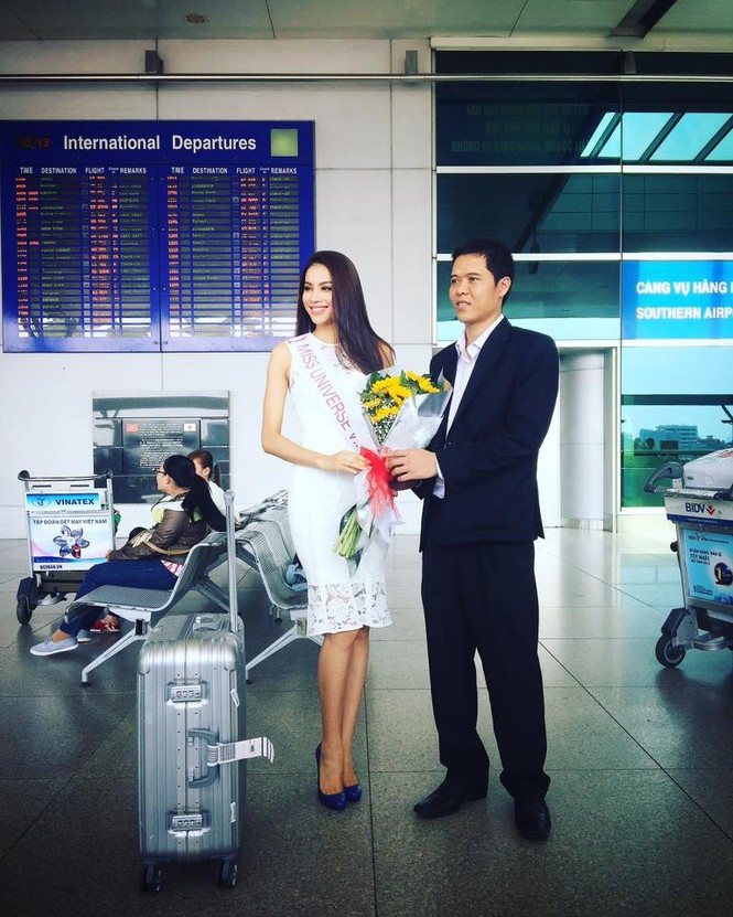 Phạm Hương lên đường dự thi Hoa hậu Hoàn vũ - ảnh 2