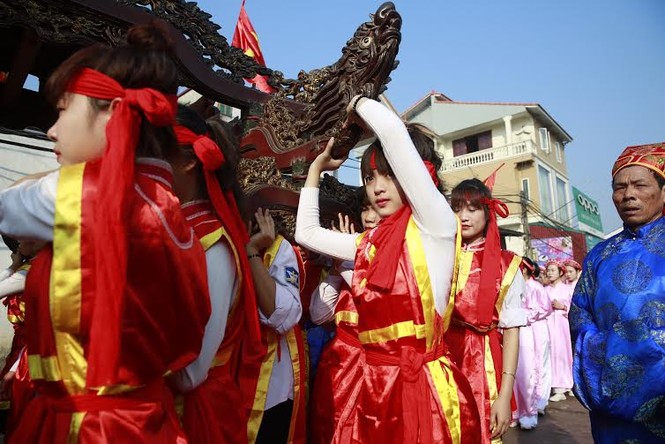 Lễ hội kỷ niệm 1976 năm khởi nghĩa Hai Bà Trưng - ảnh 9