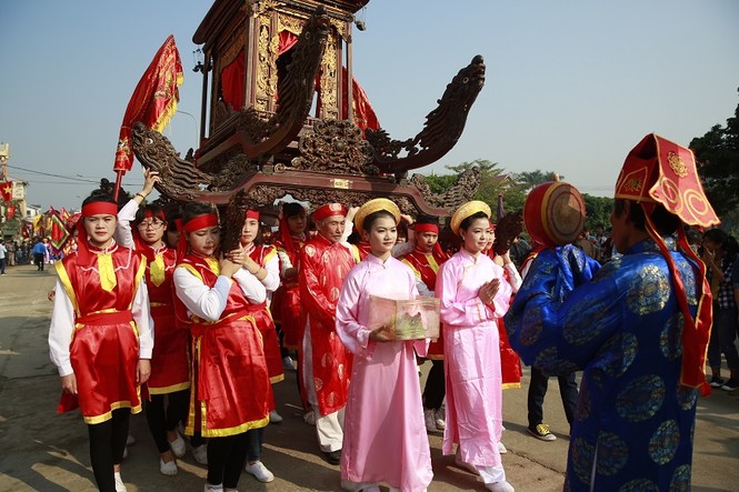 Lễ hội kỷ niệm 1976 năm khởi nghĩa Hai Bà Trưng - ảnh 7