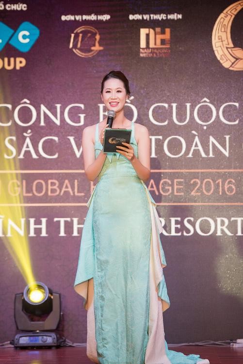 Jennifer Phạm, Dương Thùy Linh 'đọ' vai trần quyến rũ - ảnh 10