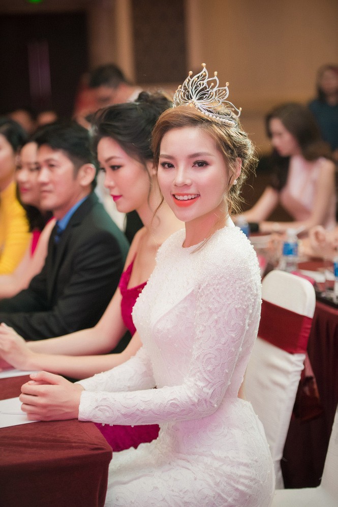 Mỹ nhân hội ngộ tại họp báo Hoa hậu Việt Nam 2016 - ảnh 12