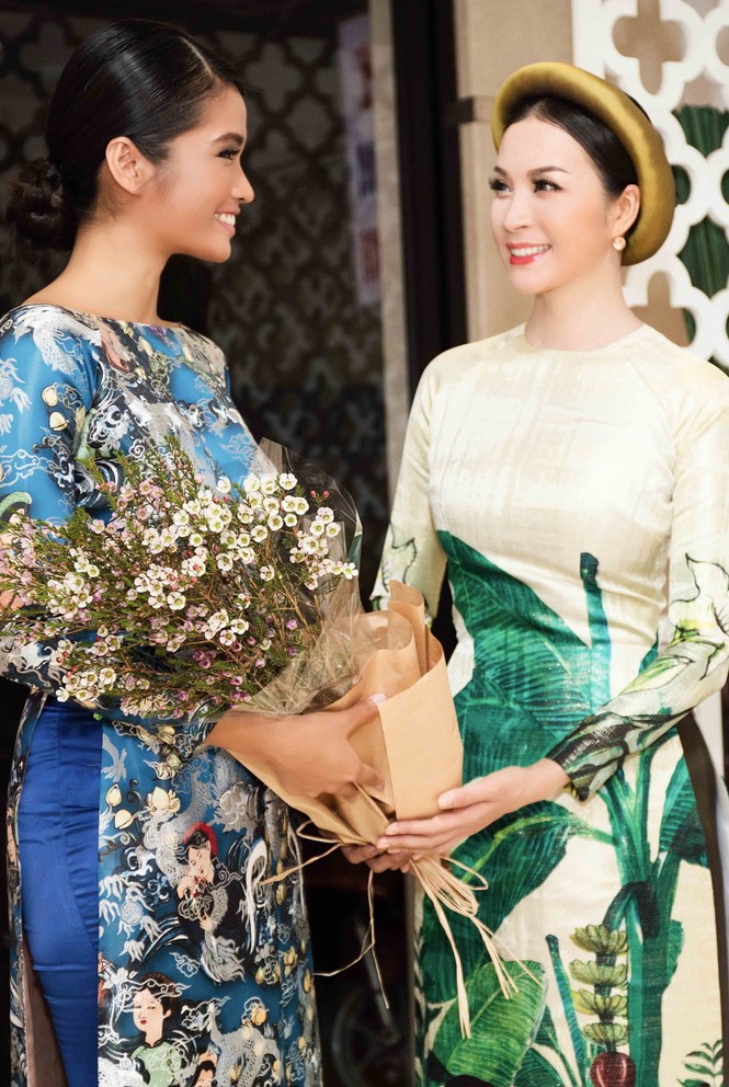 Hoa hậu Mỹ và Philippines 'đọ sắc' với áo dài - ảnh 10