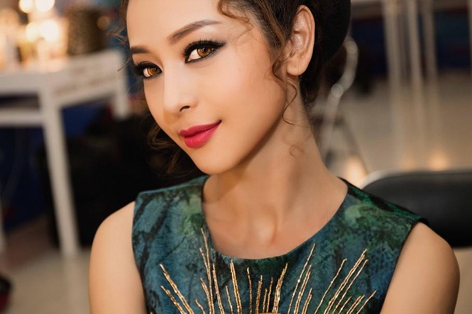 Jennifer Phạm mặc áo dài 'đọ sắc' Lâm Chi Khanh - ảnh 10