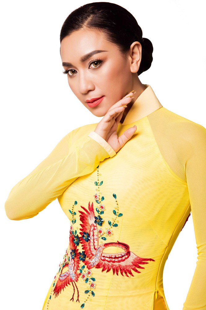'Mỹ nhân màn bạc' Y Phụng tái xuất xinh đẹp với áo dài - ảnh 7