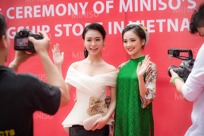 Phùng Bảo Ngọc Vân, Trần Tố Như xinh đẹp hội ngộ ở Hà Nội - ảnh 2