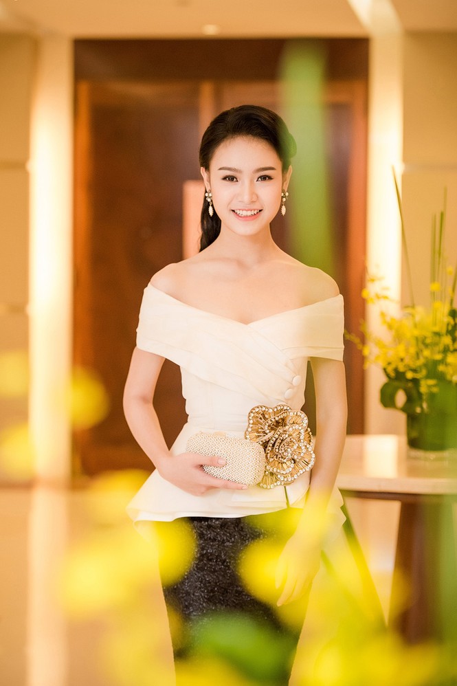 Phùng Bảo Ngọc Vân, Trần Tố Như xinh đẹp hội ngộ ở Hà Nội - ảnh 7