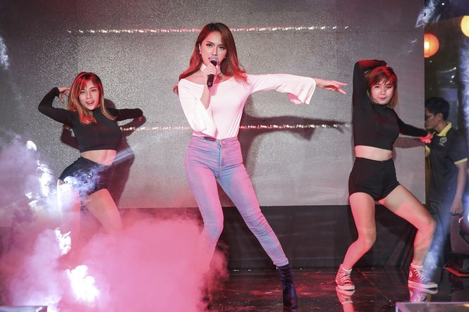 Hương Giang Idol quyến rũ khi ngồi 'ghế nóng' - ảnh 9