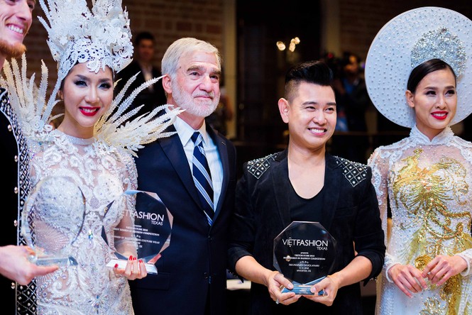 Ngọc Quyên tái xuất diễn thời trang tại Mỹ - ảnh 9