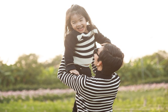 Con gái siêu mẫu Xuân Lan cực đáng yêu bên mẹ - ảnh 8
