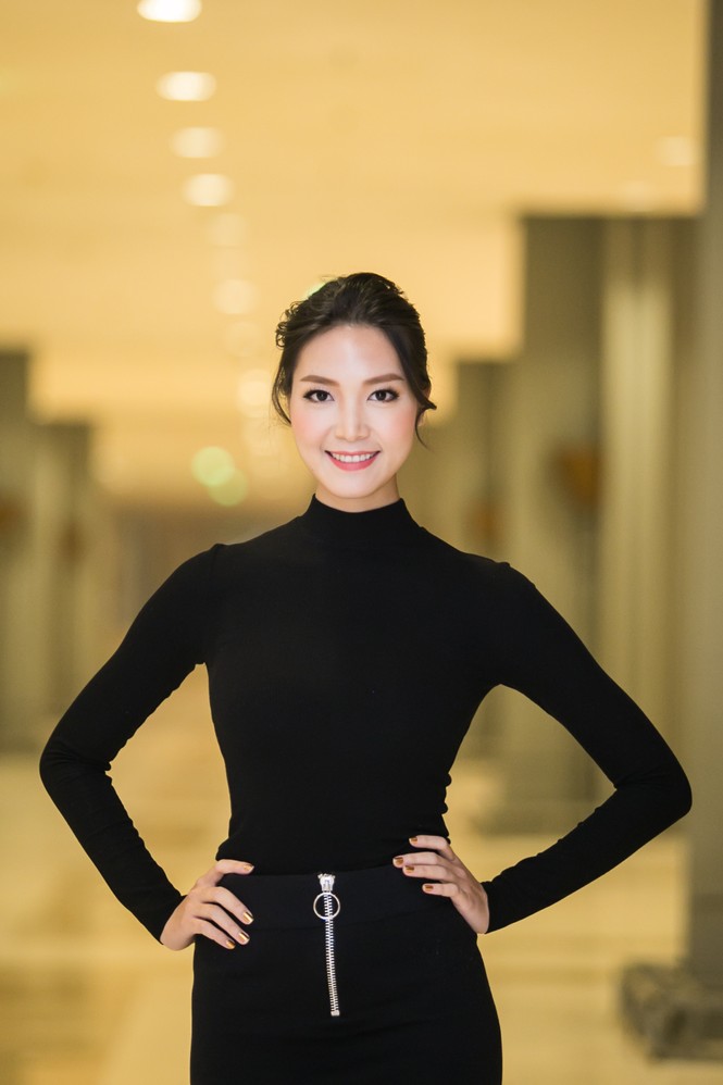Hoa hậu Thùy Dung 'tái xuất, hội ngộ Hoa hậu Mỹ Linh - ảnh 2