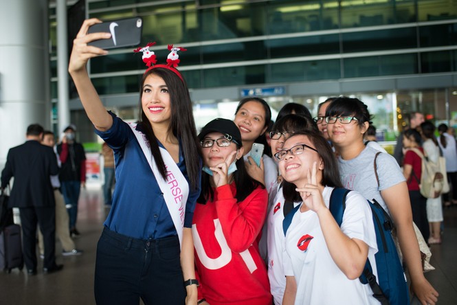 Lệ Hằng về nước sau hoạt động quảng bá cùng Miss Universe 2016 - ảnh 4