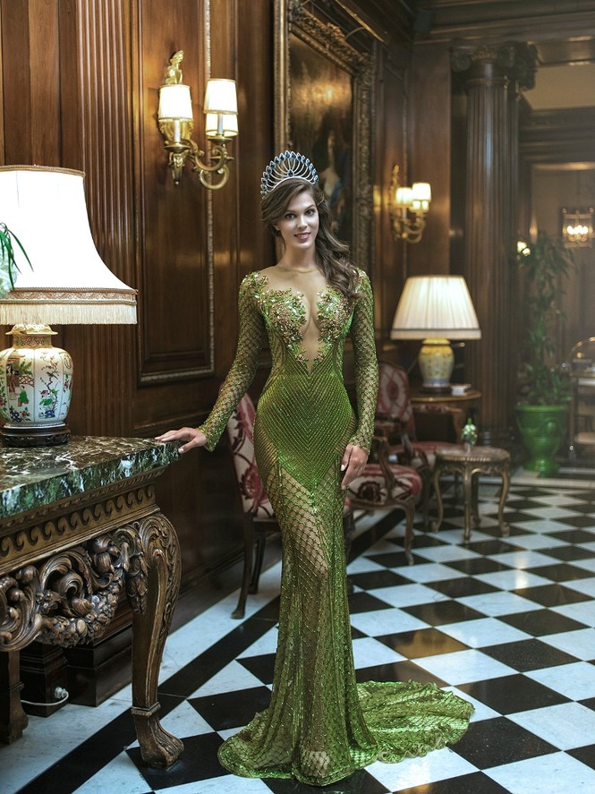 Hoa hậu Pháp 2016 nóng bỏng với đầm táo bạo của NTK Hoàng Hải - ảnh 3