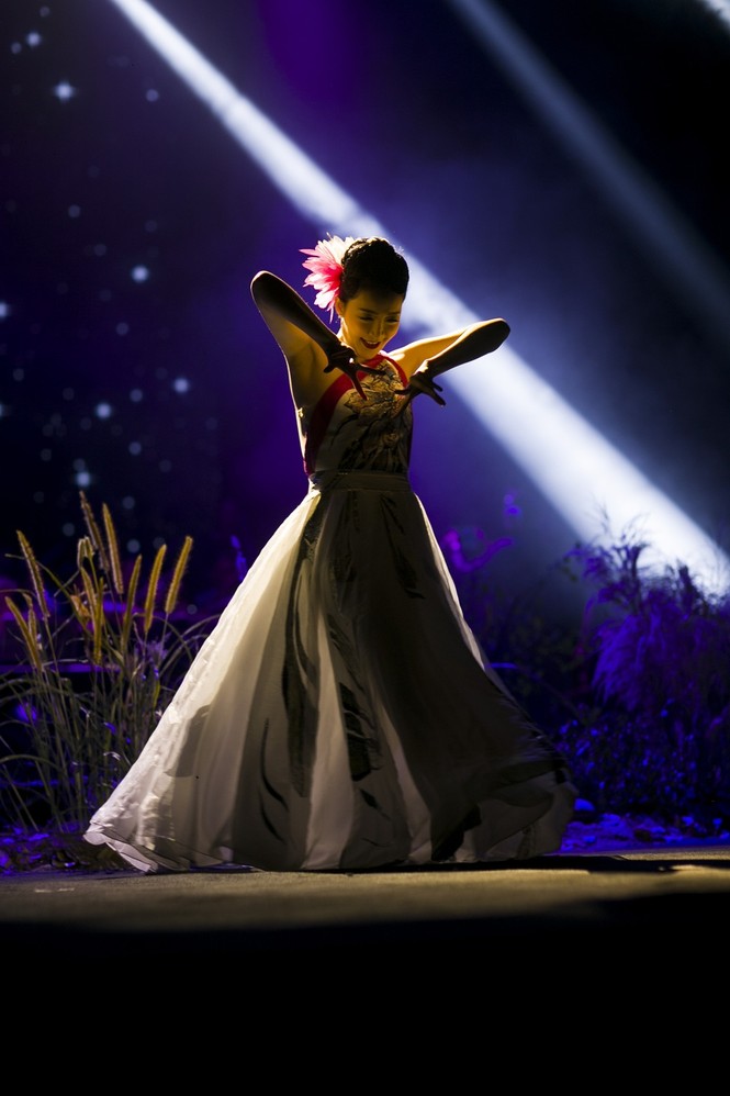 Linh Nga, Thu Phương phiêu cùng tiếng violin của Hoàng Rob - ảnh 5