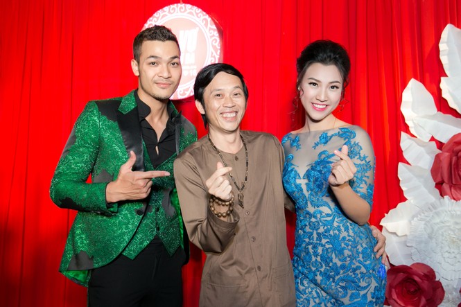 Khánh My, Hoàng Oanh 'thiêu đốt' với váy xuyên thấu - ảnh 8