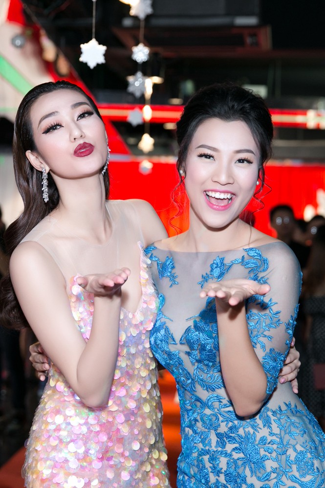 Khánh My, Hoàng Oanh 'thiêu đốt' với váy xuyên thấu - ảnh 5