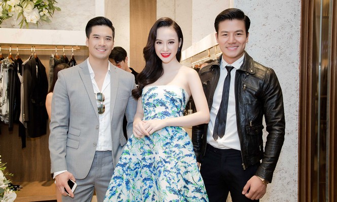 Angela Phương Trinh môi đỏ, da trắng sứ như bạch tuyết - ảnh 4
