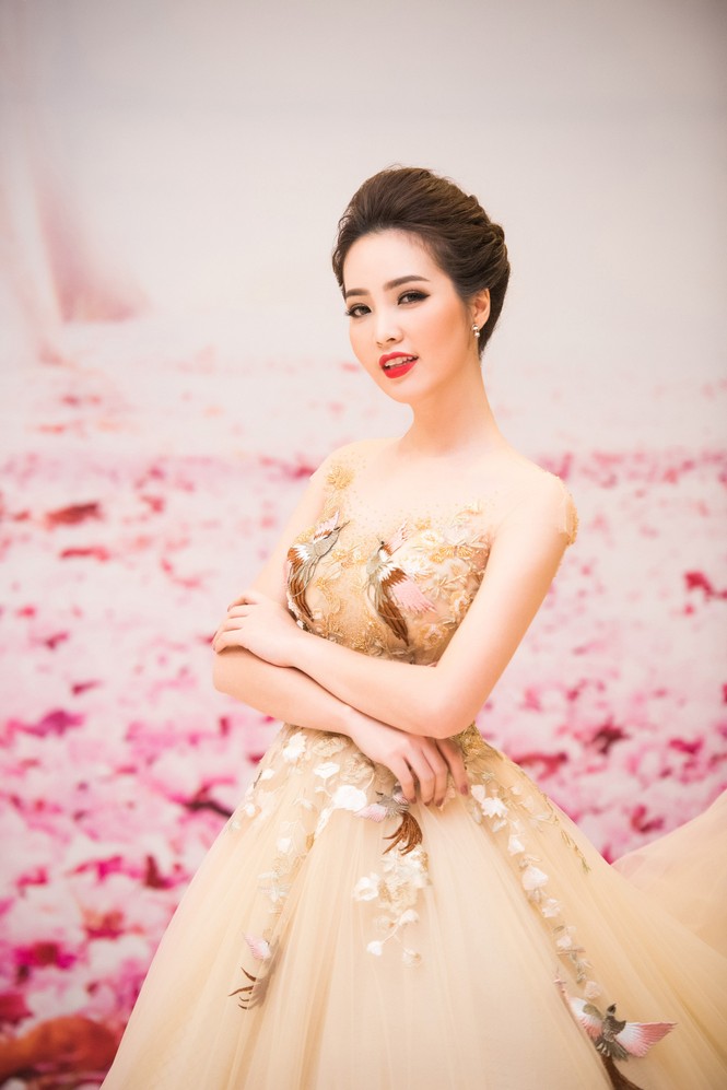 Á hậu Thuỵ Vân điệu đà khiêu vũ cùng MC Thanh Bạch - ảnh 1