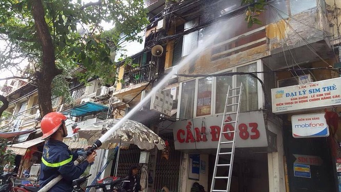 Hà Nội: Cháy lớn trên phố Phùng Hưng, vội sơ tán trẻ mầm non - ảnh 5