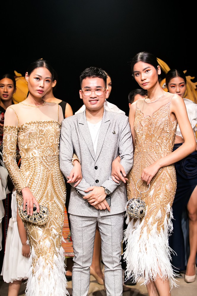 Á hậu Thanh Tú, Đào Thị Hà khoe dáng với những thiết kế đẳng cấp - ảnh 5