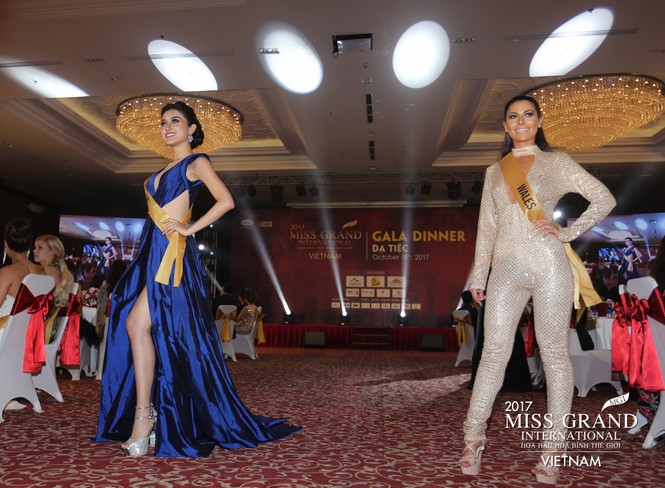 Dàn thí sinh Miss Grand lộng lẫy dự dạ tiệc tại Phú Quốc - ảnh 1