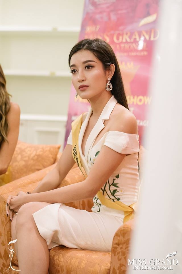 Huyền My tự tin nói tiếng Anh lưu loát trong vòng phỏng vấn - ảnh 2