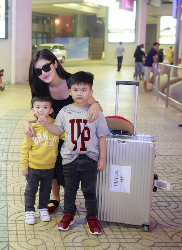Á hậu Huyền My xuất hiện xinh đẹp tại Hà Nội sau chung kết Miss Grand - ảnh 7