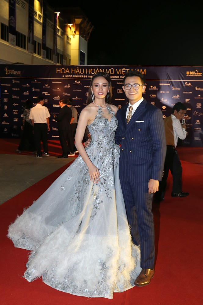 Dàn hoa hậu, á hậu đẹp lộng lẫy trên thảm đỏ chung kết HHHV 2017 - ảnh 4