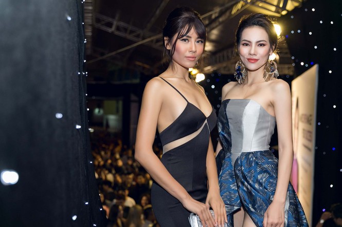 Nguyễn Thị Loan phấn khích khi xem thủ môn Bùi Tiến Dũng diễn catwalk - ảnh 5