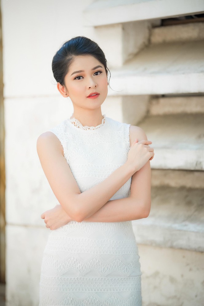 Jun Phạm tiếp tục nắm tay, tình tứ 'thả thính' Hoa hậu Mỹ Linh - ảnh 4