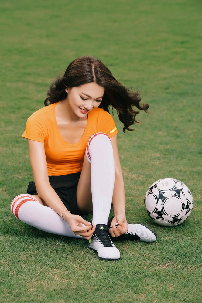 Top 10 HHHV Ngọc Nữ khoe ba vòng nóng bỏng cổ động World Cup 2018 - ảnh 3