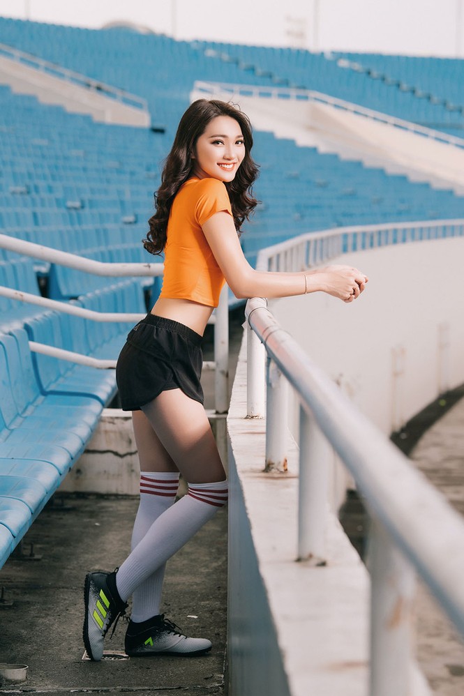 Top 10 HHHV Ngọc Nữ khoe ba vòng nóng bỏng cổ động World Cup 2018 - ảnh 10