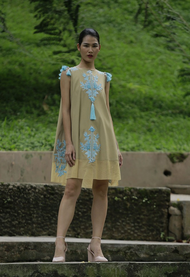 Mẫu Xuân hè 2019 mới nhất trình diễn ở Núi Nùng - ảnh 1