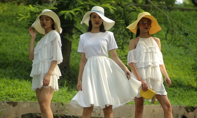 Mẫu Xuân hè 2019 mới nhất trình diễn ở Núi Nùng - ảnh 7