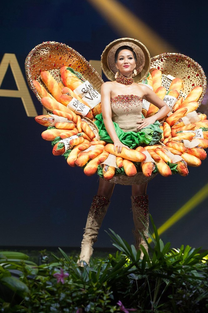 'Bánh mì' của H'Hen Niê lọt top 15 trang phục đẹp nhất Miss Universe - ảnh 5
