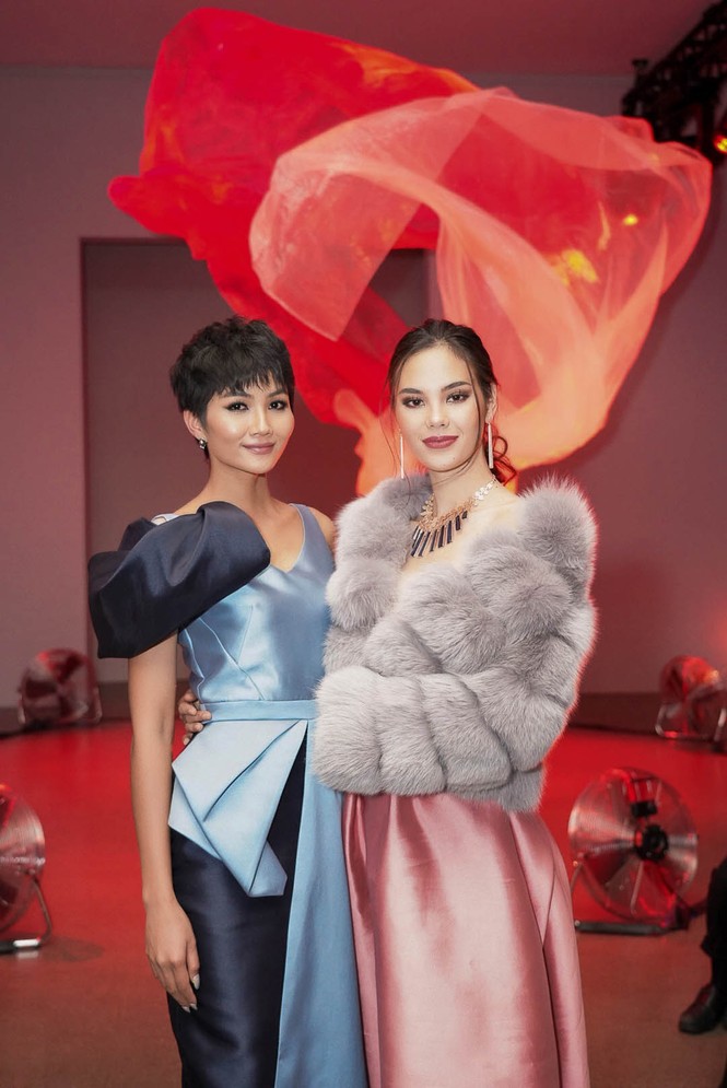 H'Hen Niê hội ngộ Hoa hậu Hoàn vũ Catriona Gray tại Mỹ - ảnh 7