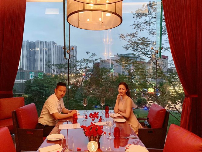 Vợ chồng Hoa hậu Thu Thảo đón Valentine lãng mạn ở châu Âu - ảnh 15