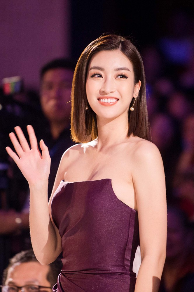 Hoa hậu Mỹ Linh vai trần gợi cảm làm giám khảo Người đẹp Kinh Bắc - ảnh 8