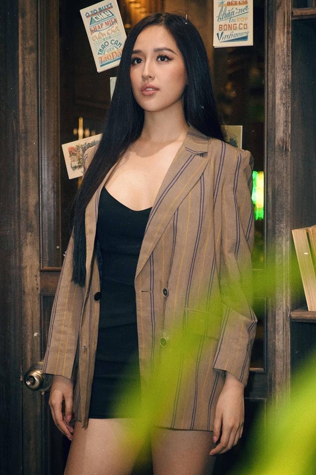 Mai Phương Thuý diện mốt 'giấu quần' sexy khiến fans 'phát sốt' - ảnh 5