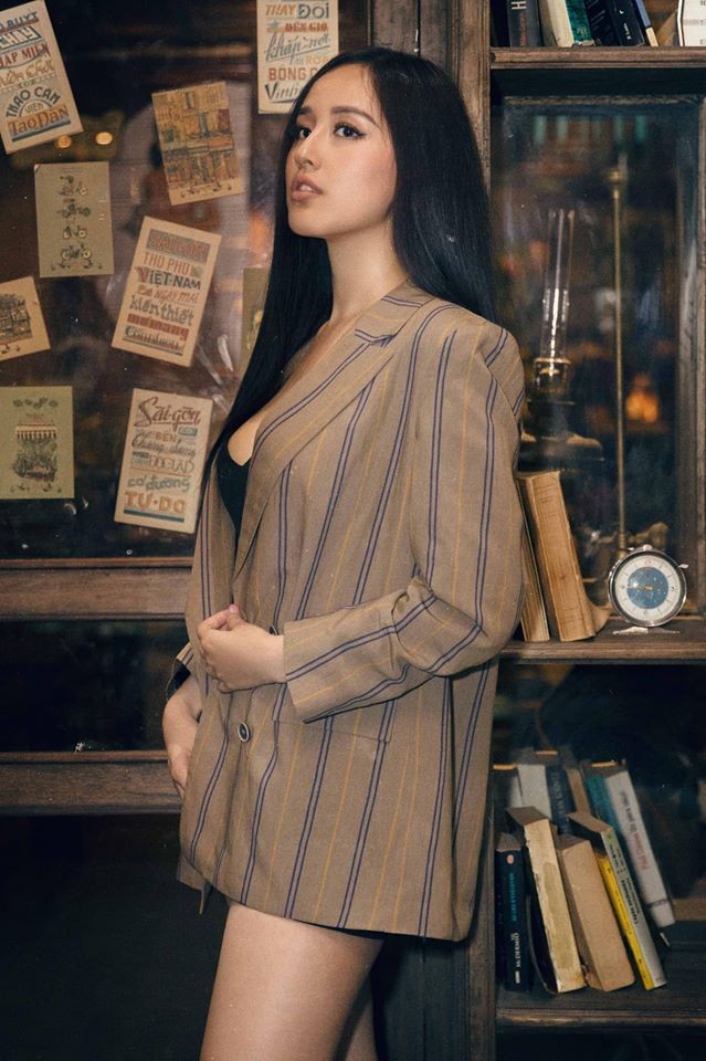 Mai Phương Thuý diện mốt 'giấu quần' sexy khiến fans 'phát sốt' - ảnh 6