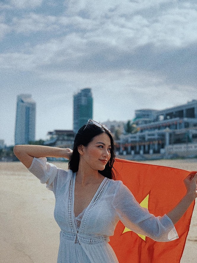 Hoa hậu Mai Phương 'tái xuất' đẹp rực rỡ sau 17 năm đăng quang - ảnh 6