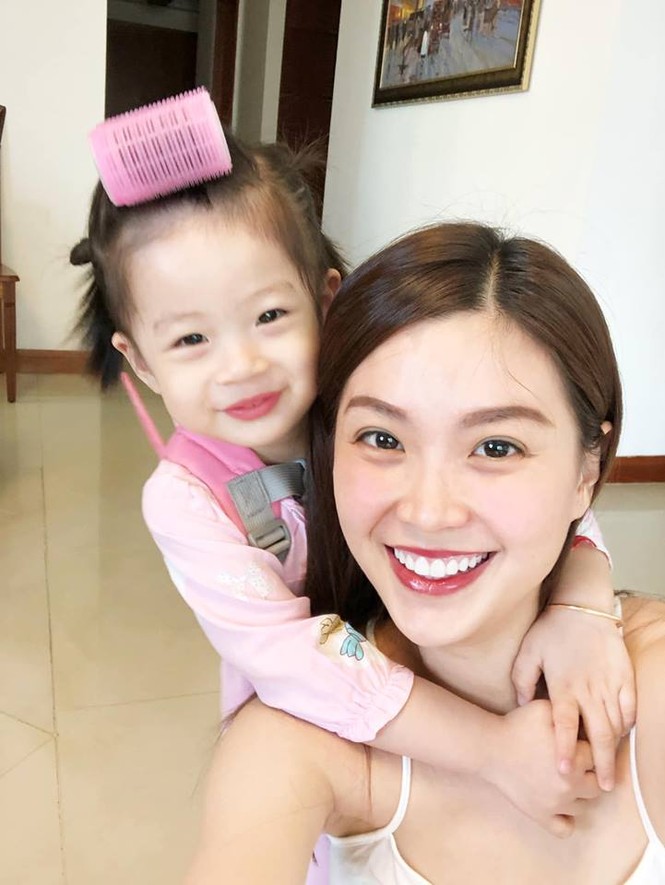 Hoa hậu Mai Phương 'tái xuất' đẹp rực rỡ sau 17 năm đăng quang - ảnh 10