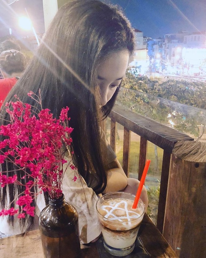 Hoa hậu Thu Thảo 'tái xuất' xinh đẹp làm mẫu ảnh khiến fans ngất ngây - ảnh 11