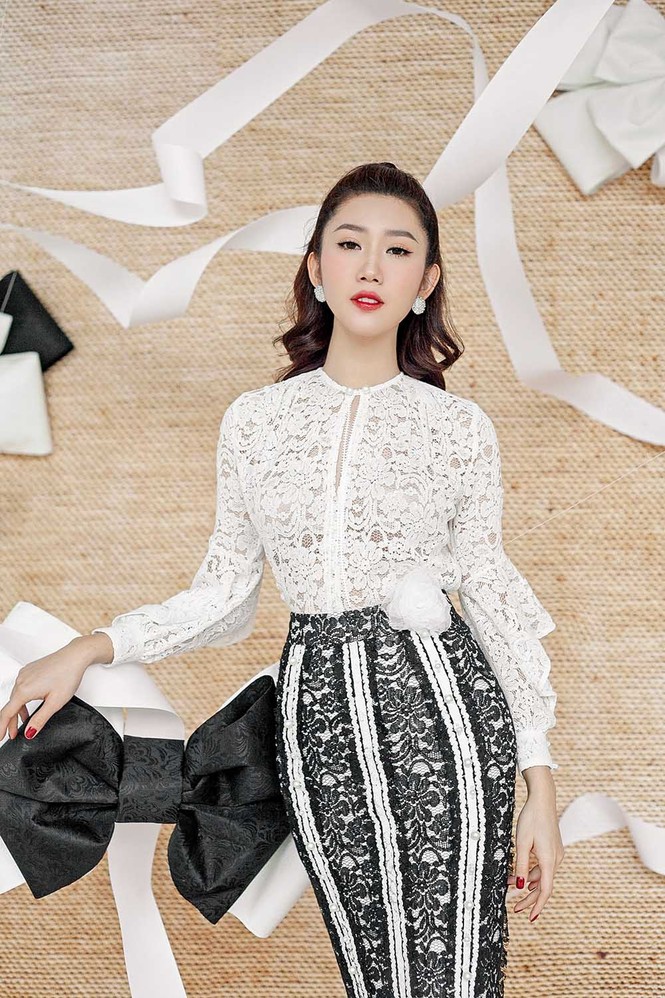 Thuý Ngân 'Gạo nếp gạo tẻ' diện váy ren mỏng manh khoe khéo vòng 1 gợi cảm - ảnh 8